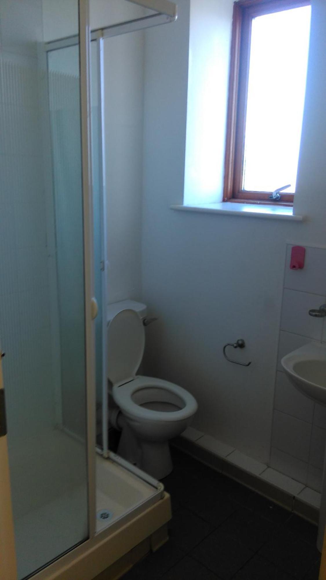 2 Bedroom, 2 Bathroom Apartment Дъблин Екстериор снимка