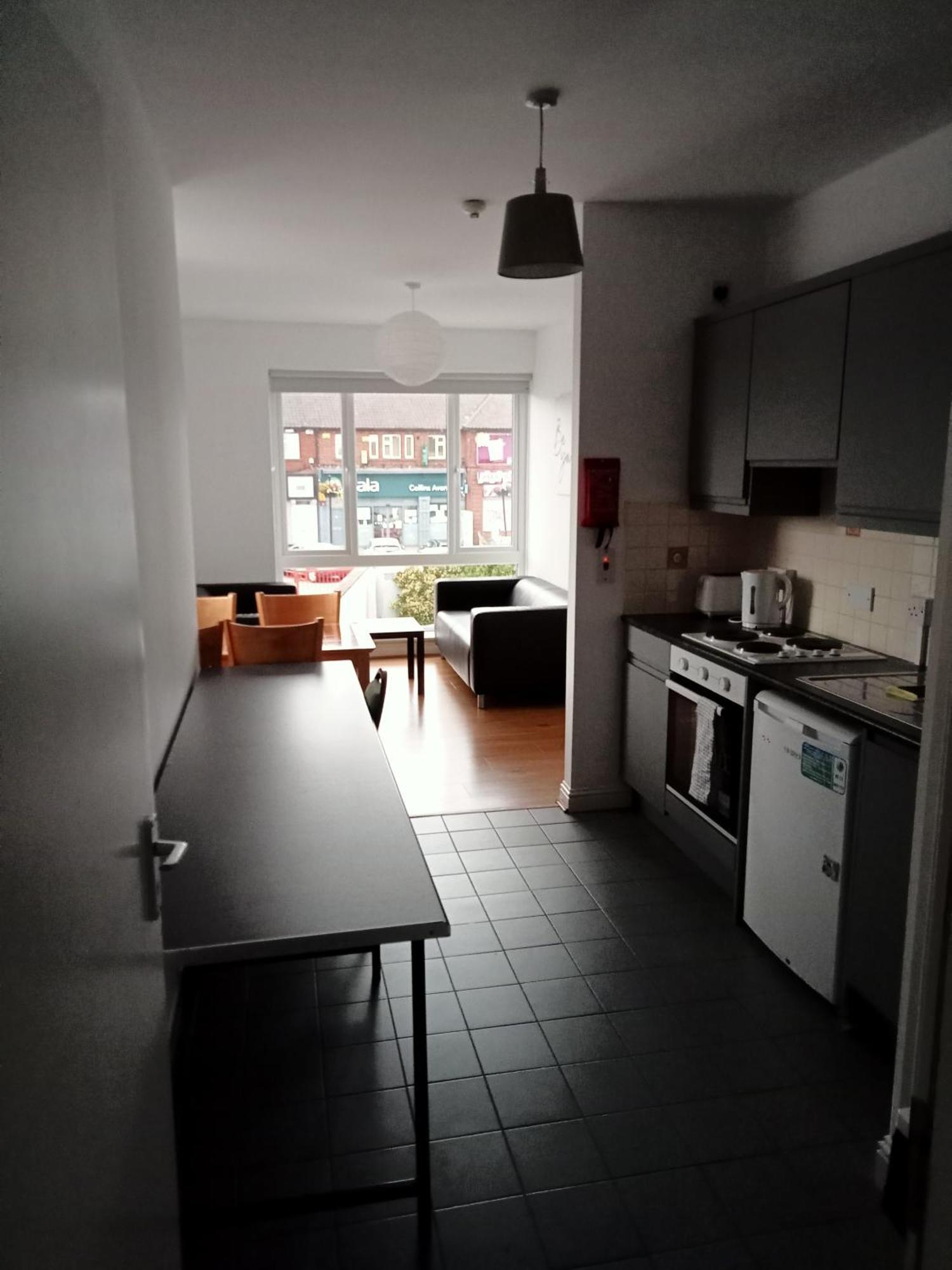 2 Bedroom, 2 Bathroom Apartment Дъблин Екстериор снимка